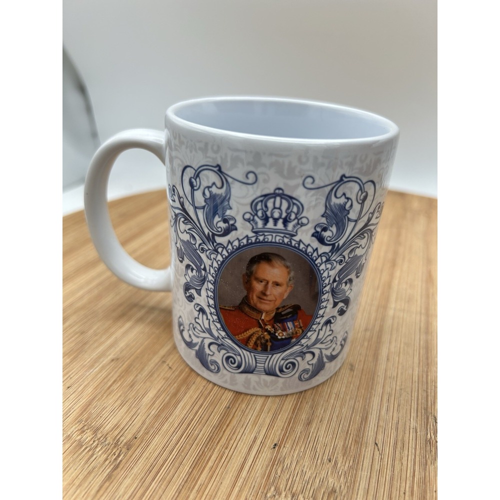THE CORONATION OF HIS MAJESTY KING CHARLES III GOLD PLATED FINE CHINA MUG BOXED - Picture 5 of 8